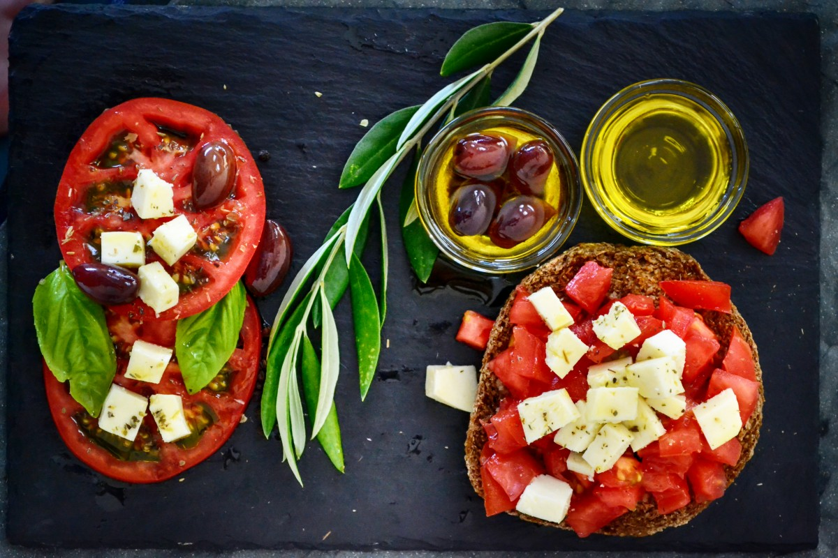 Bruschetta de Tomate e Queijo das Marinhas